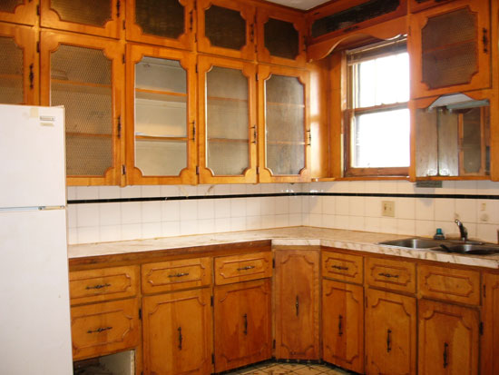  RENT TO OWN!!! NEEDS A LITTLE TLC!