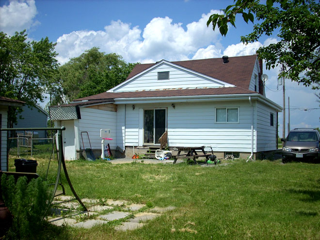  Only $995/mo after credits!! RENT TO OWN!! Huge Yard